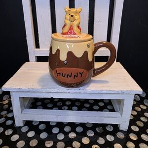 Disney Winnie the Pooh “Hunny” Mug with Lid – Brand New.